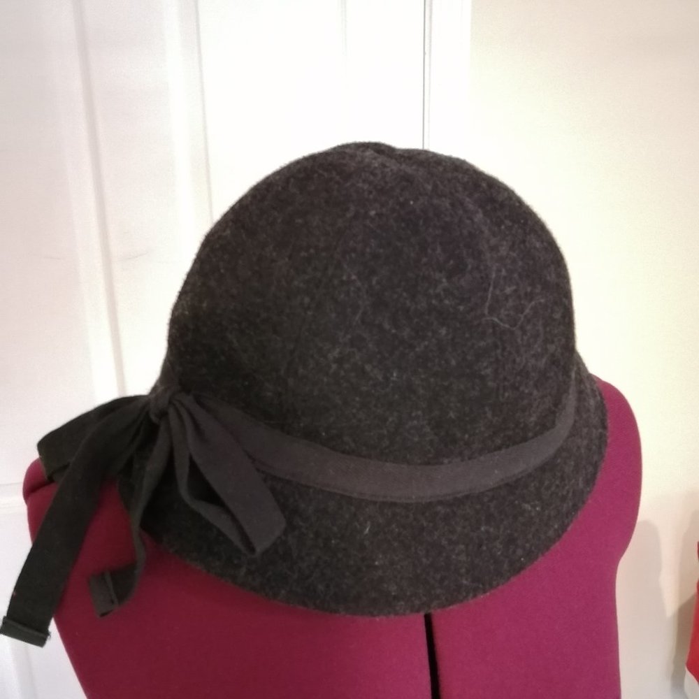 mark. Cloche Hat with ribbon